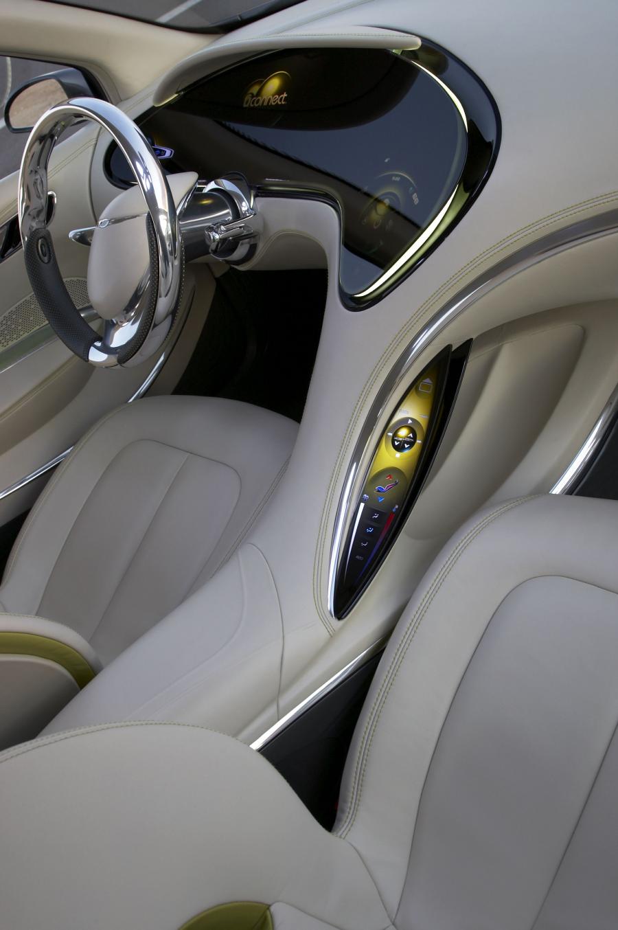 Интерьер Chrysler 200C EV Concept 2009 года  (фото 6 из 27)